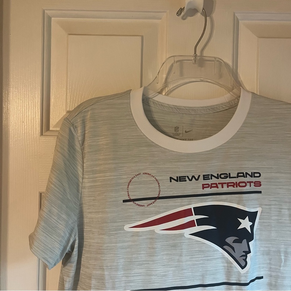 Women's Nike Dri-Fit New England Patriots Performance T-Shirt White Sz. L